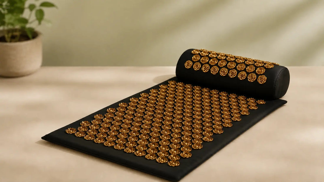 Tapis de fleurs de lotus Zenpoint noir et doré avec coussin cervical