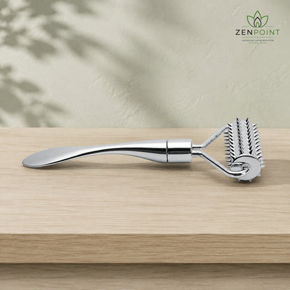 Rouleau d’acupression visage Zenpoint sur bois clair et fond sauge